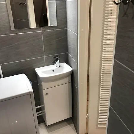 Vaike-posti 5 * Pärnu