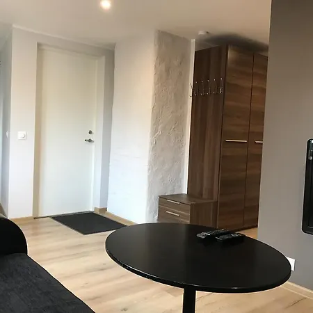 Vaike-posti 5 * Pärnu